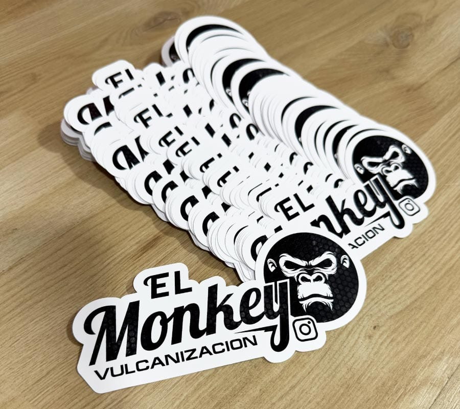 Stickers individuales personalizados aplicados en envases