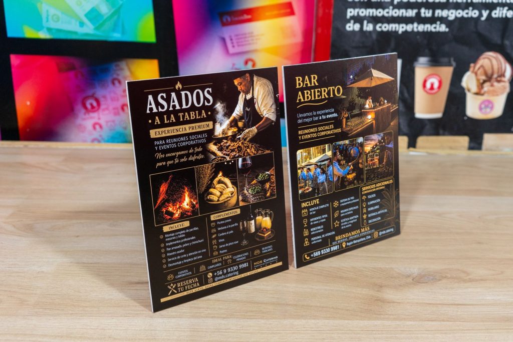 Parante publicitario de sobremesa fabricado en PVC espumado con gráfica impresa